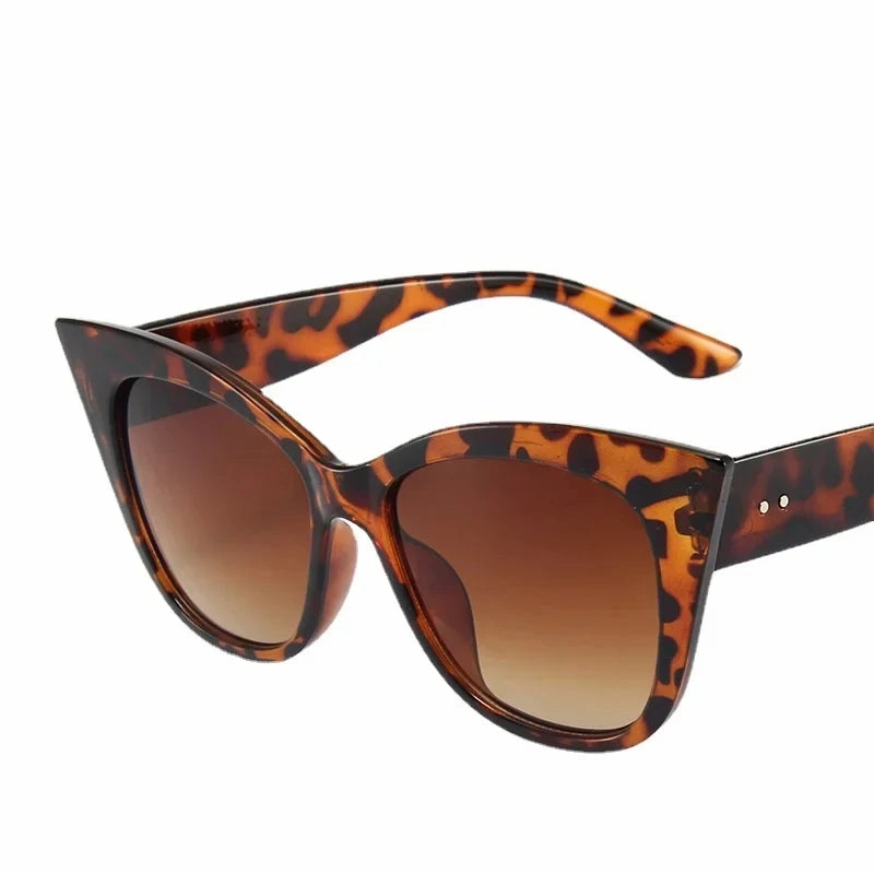 1pcs New Cat Eye Sunglasses Woman Fashion Retro UV400 Shades