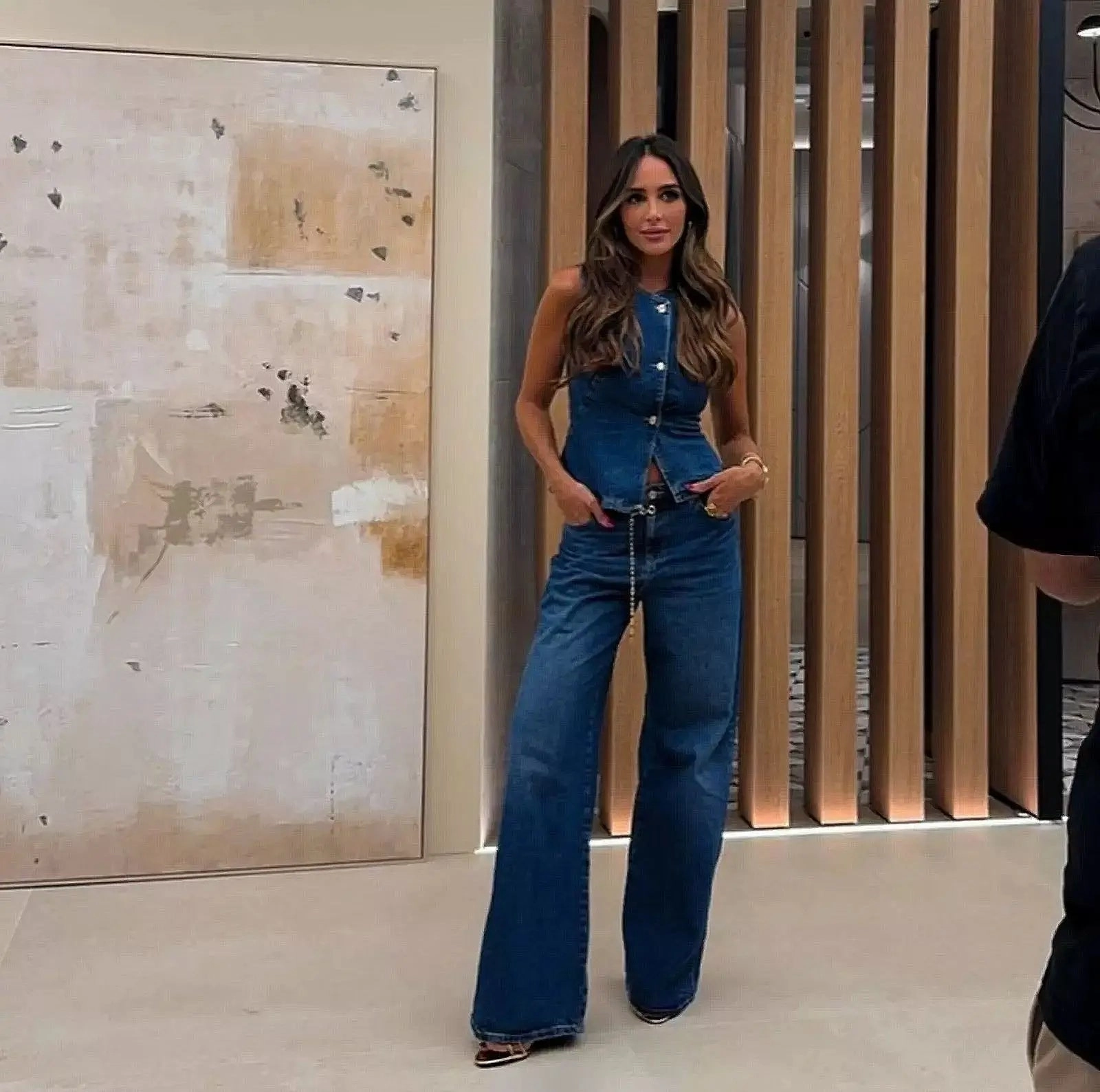 2025 Women Two Piece Set Fashion Sleeveless Slim Vest and Wide Leg Denim Pants Casual Suit for Streetwear and Daily Wear