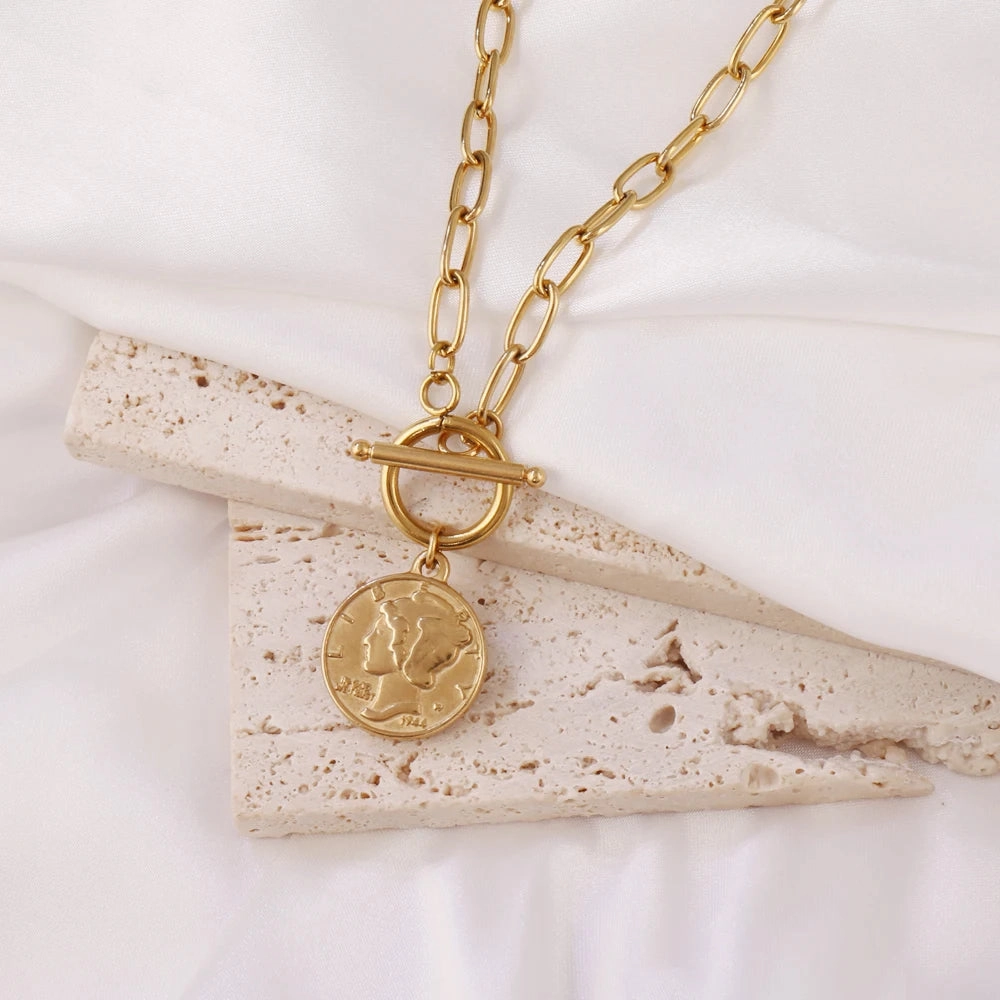 316L Stainless Steel Carved Queen Coin Pendant Necklace