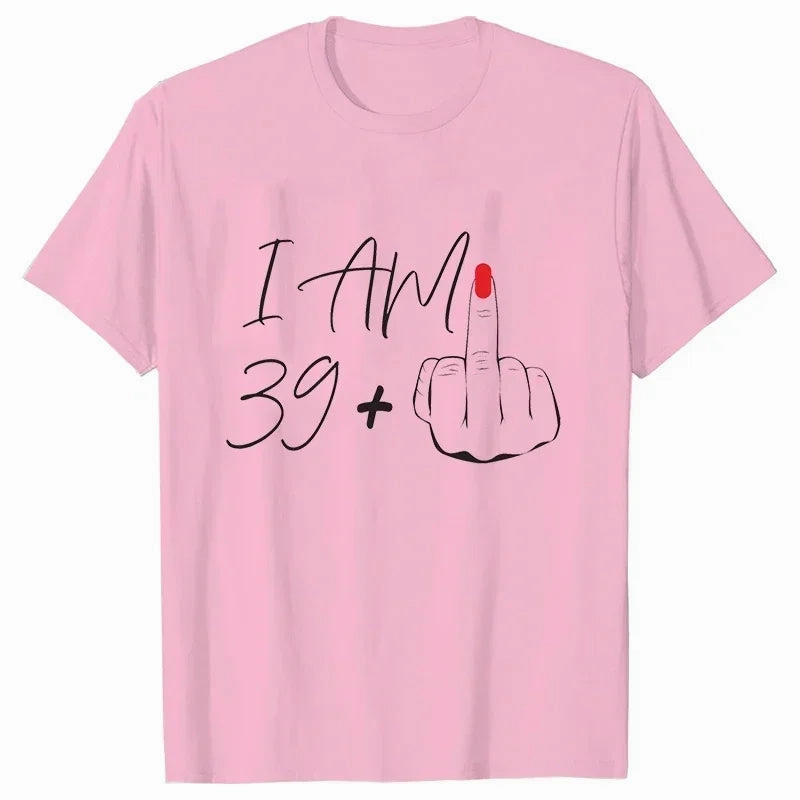 39 & Fabulous Ladies' Middle Finger T-Shirt - Fun Oversized Tee for 40th Birthday Celebrations - Casual Aesthetic Streetwear Top for Women