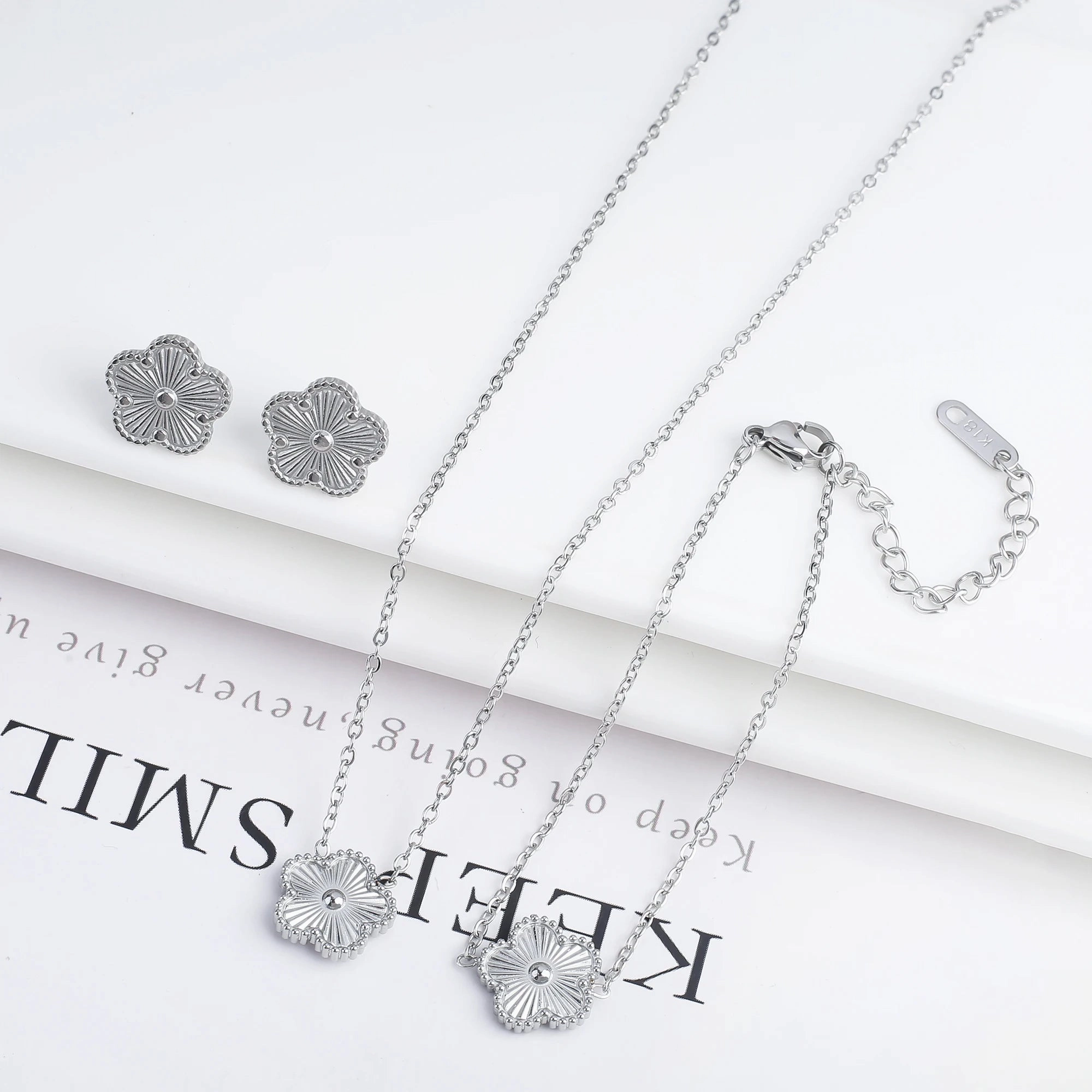 3Pcs Luxury Stainless Steel Five Leaf Flower Jewelry Set