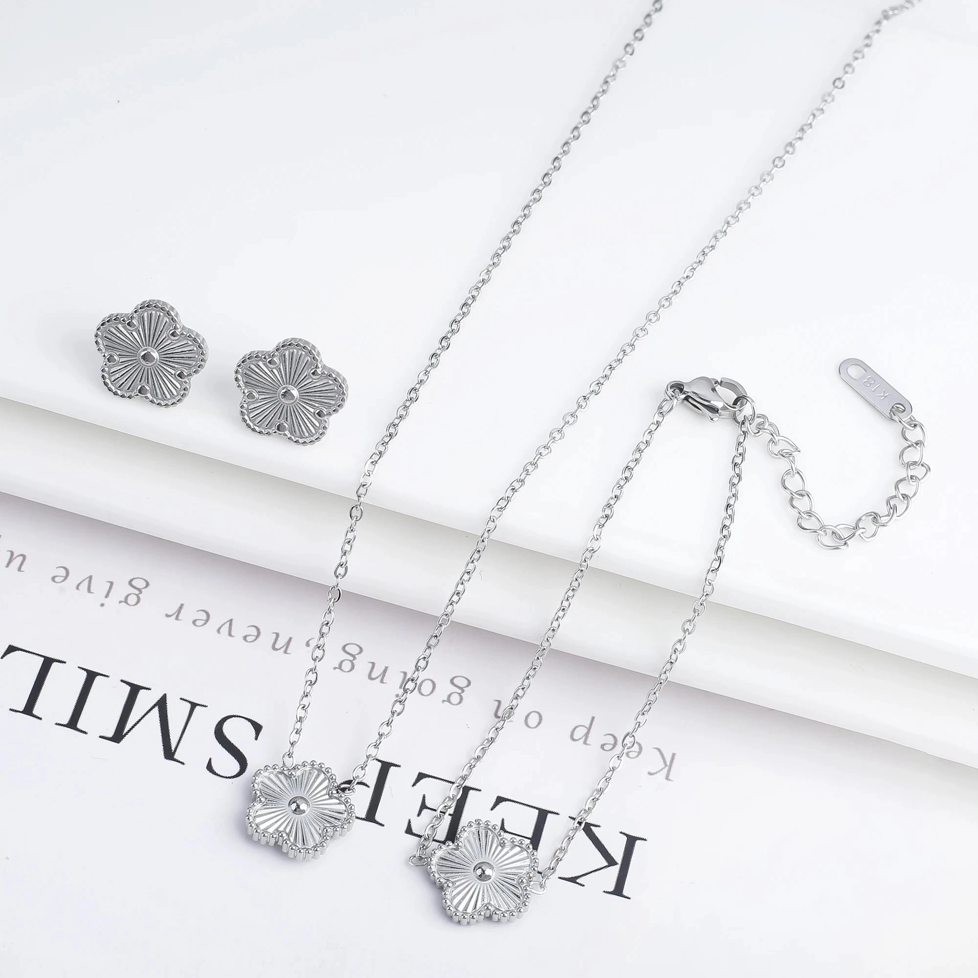 3Pcs Luxury Stainless Steel Five Leaf Flower Jewelry Set