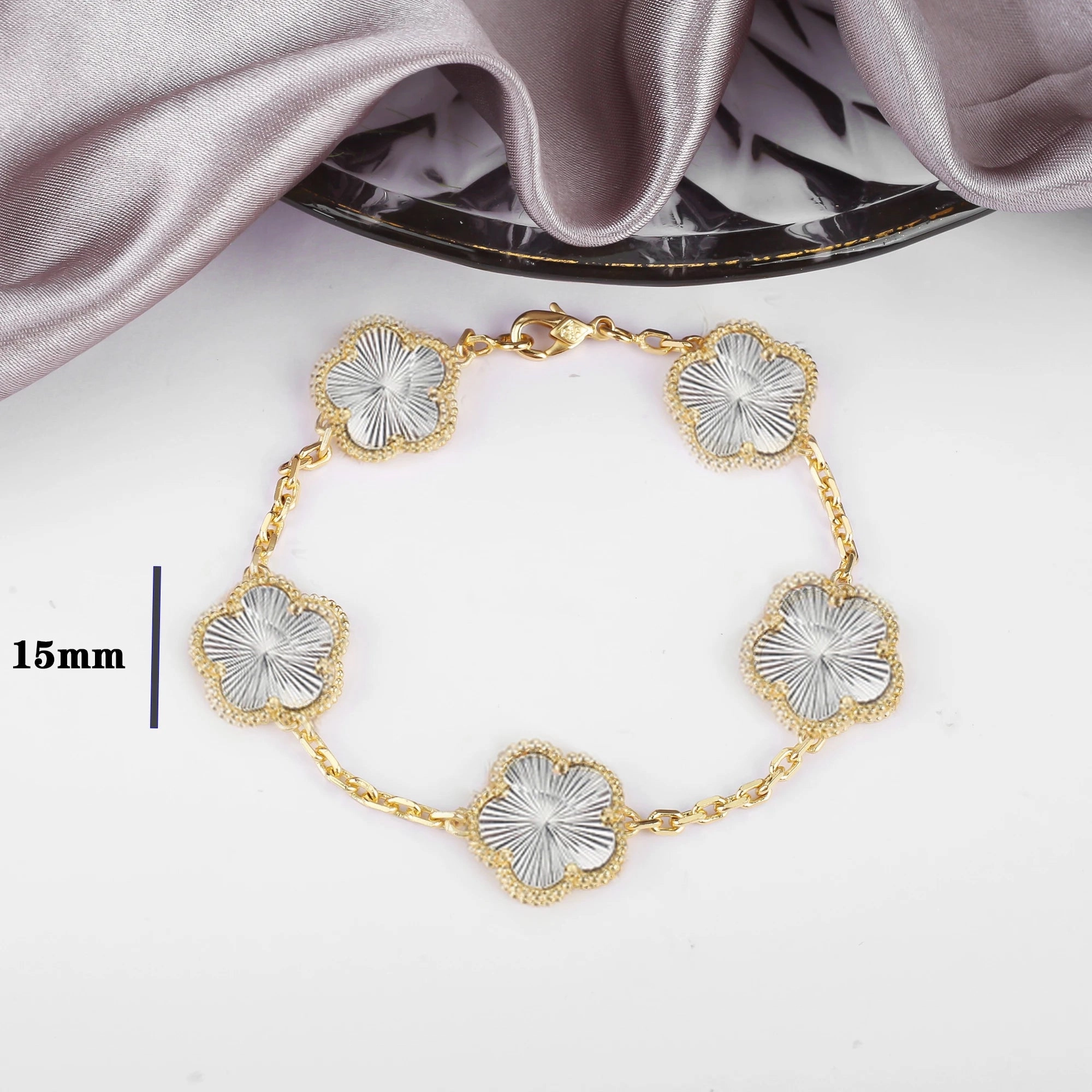 7 Colors Classic Five-Leaf Flower Pendant Necklace Natural Stones Clover Choker for Women Daily Wear Jewelry