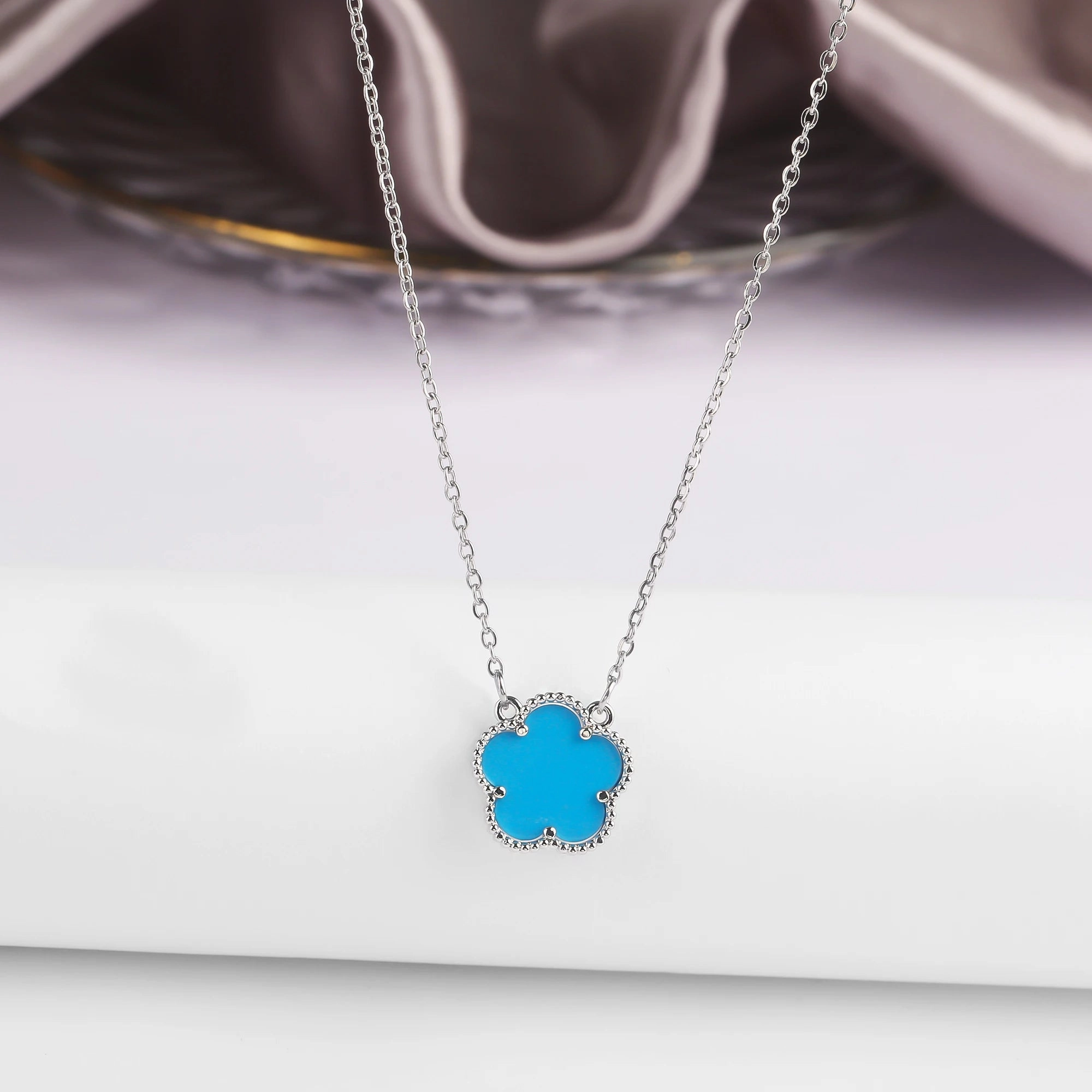 7 Colors Classic Five-Leaf Flower Pendant Necklace Natural Stones Clover Choker for Women Daily Wear Jewelry