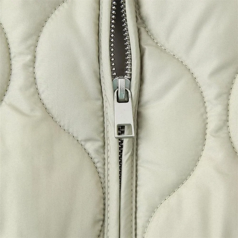 Autumn Chic Women's Quilted Cotton Jacket with Pocket Details ?C Lightweight & Loose Fit Round Neck Coat for Casual Style