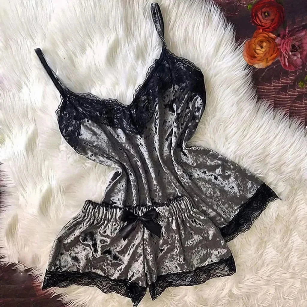 Autumn Winter Velvet Pajamas Set Women's Sexy Lingerie Sleepwear Cami Top and Shorts Pijama Loungewear for Wedding Night and Honeymoon