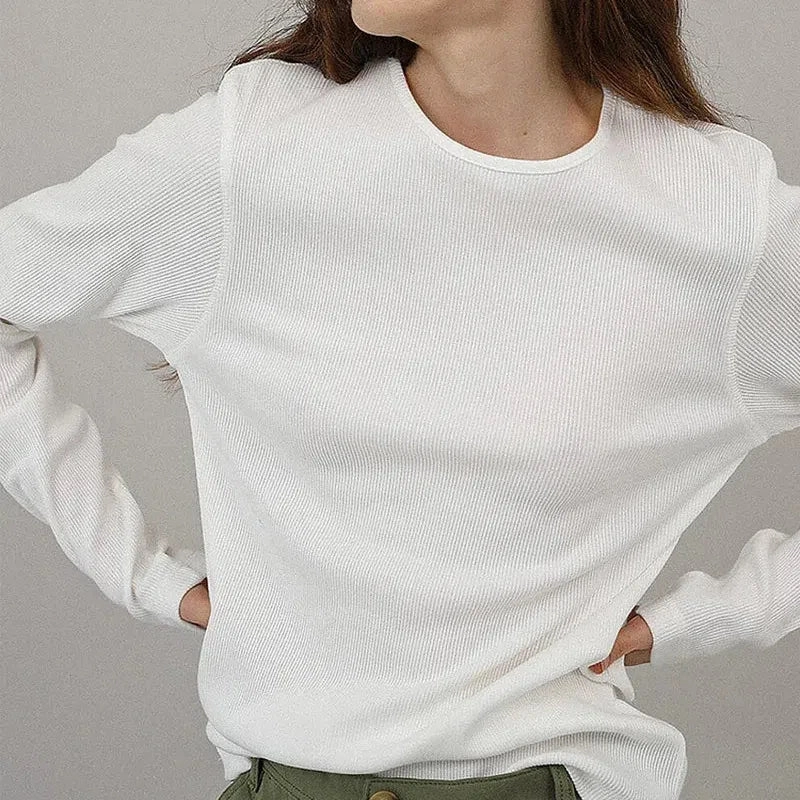 Chic Women's White Cotton Long-Sleeved Tee - Casual Round Neck Top for Spring & Autumn