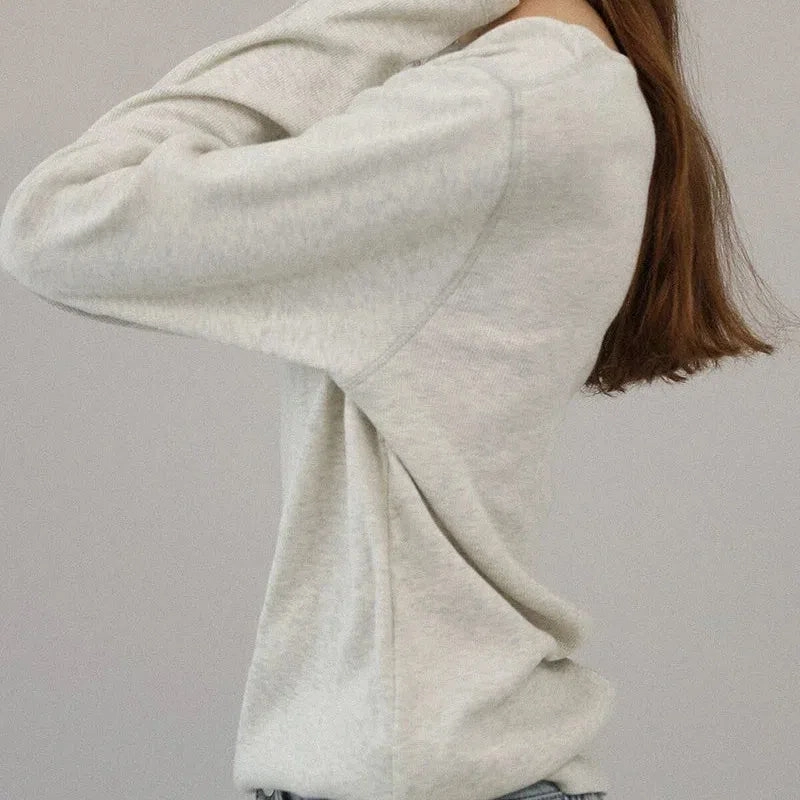 Chic Women's White Cotton Long-Sleeved Tee - Casual Round Neck Top for Spring & Autumn