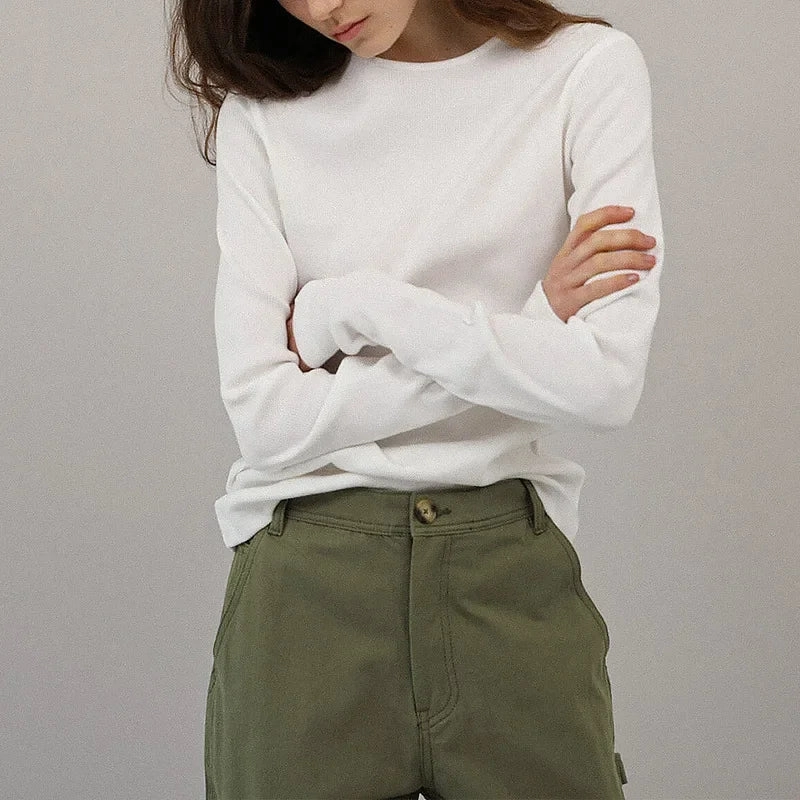 Chic Women's White Cotton Long-Sleeved Tee - Casual Round Neck Top for Spring & Autumn