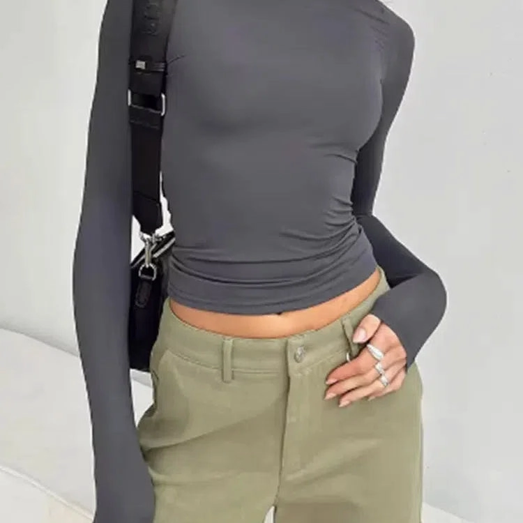 Chic Women's Y2K Solid Long Sleeve Crop Top - Versatile Layered Tee for All Seasons