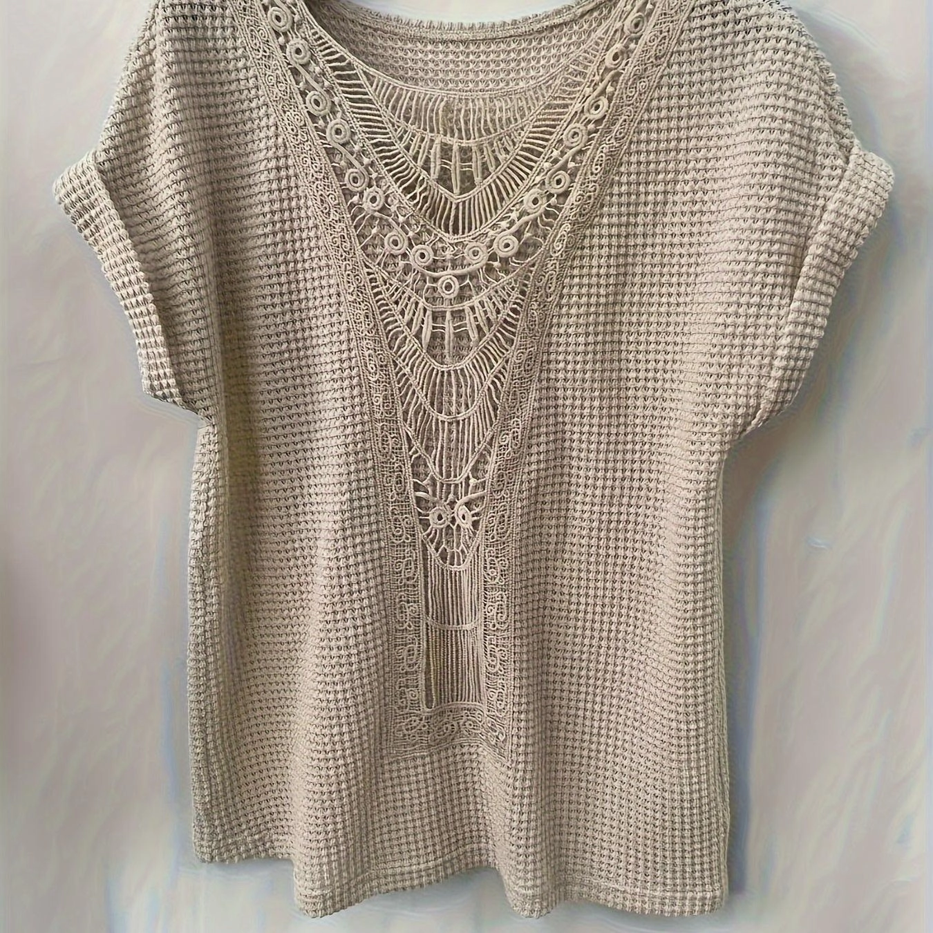 Contrast Lace Crew Neck T-Shirt for Spring & Summer Style