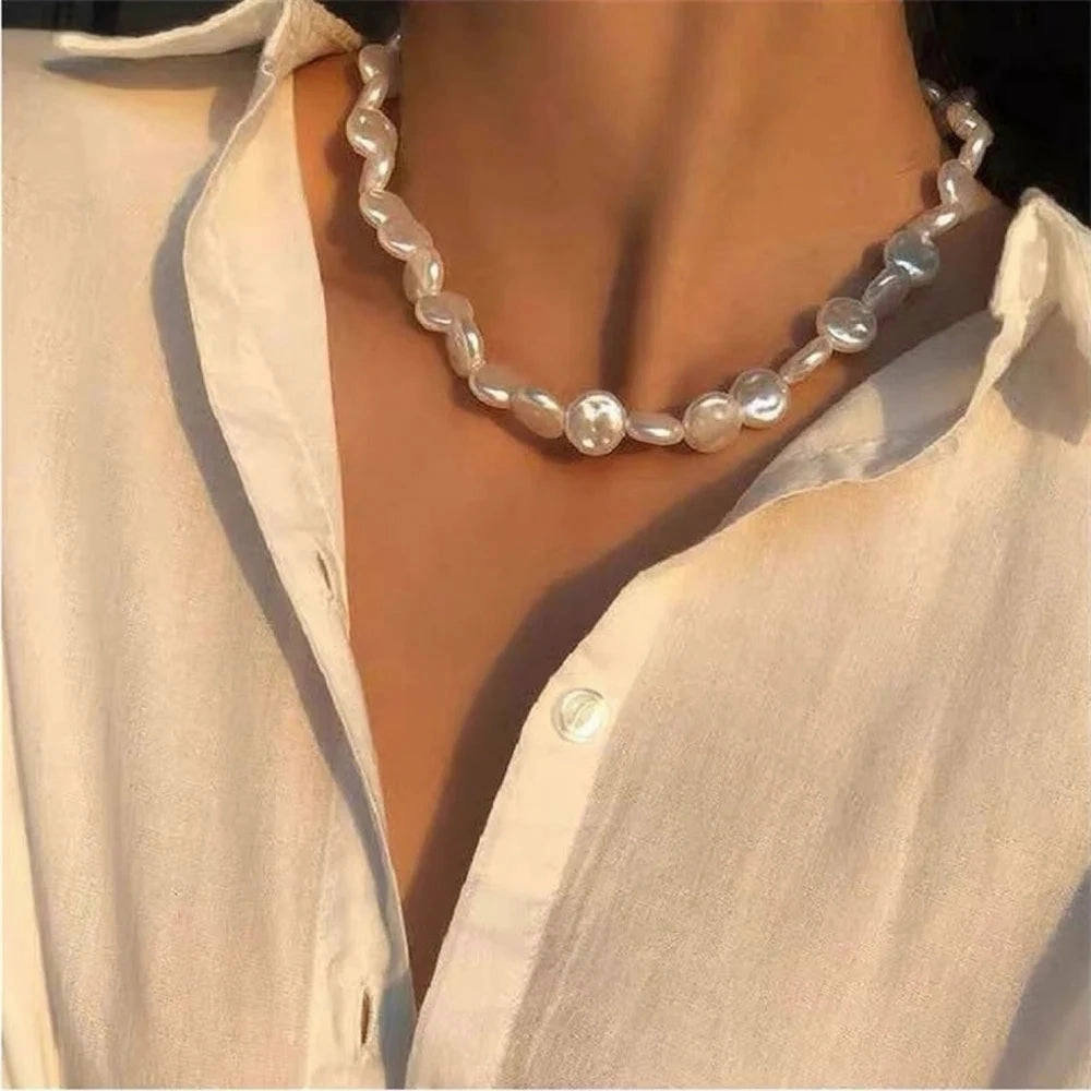 Elegant Irregular Pearl Multi-layer Heart Pendant Choker