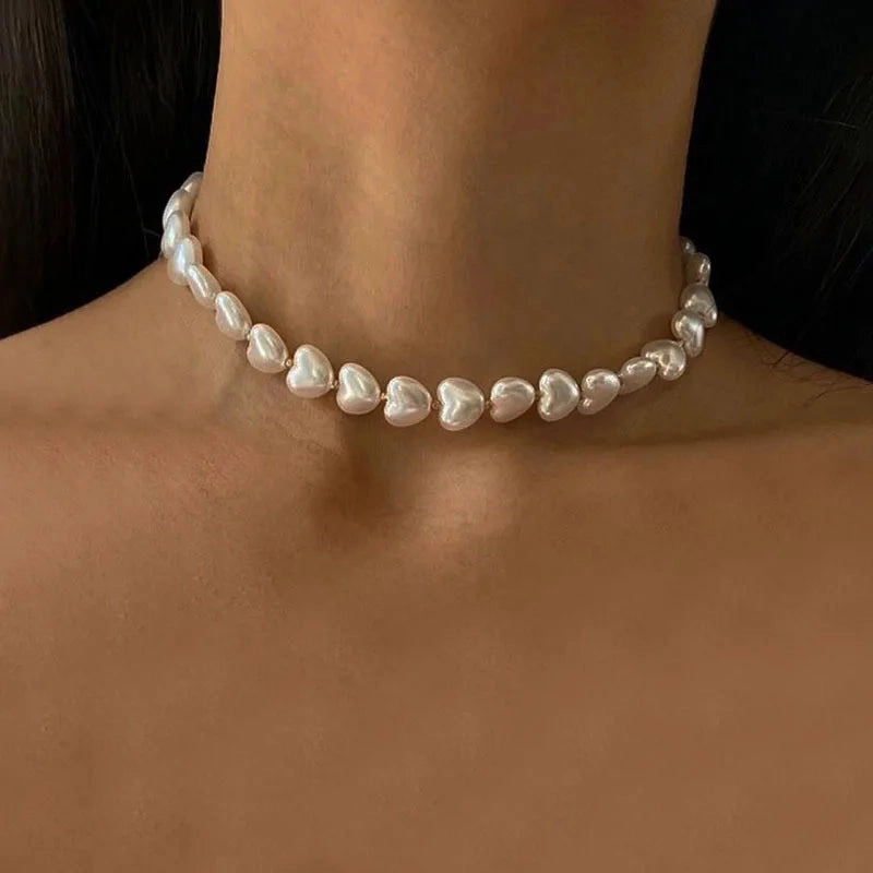Elegant Irregular Pearl Multi-layer Heart Pendant Choker