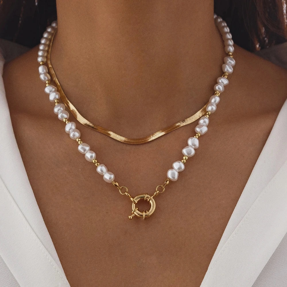 Elegant Irregular Pearl Multi-layer Heart Pendant Choker
