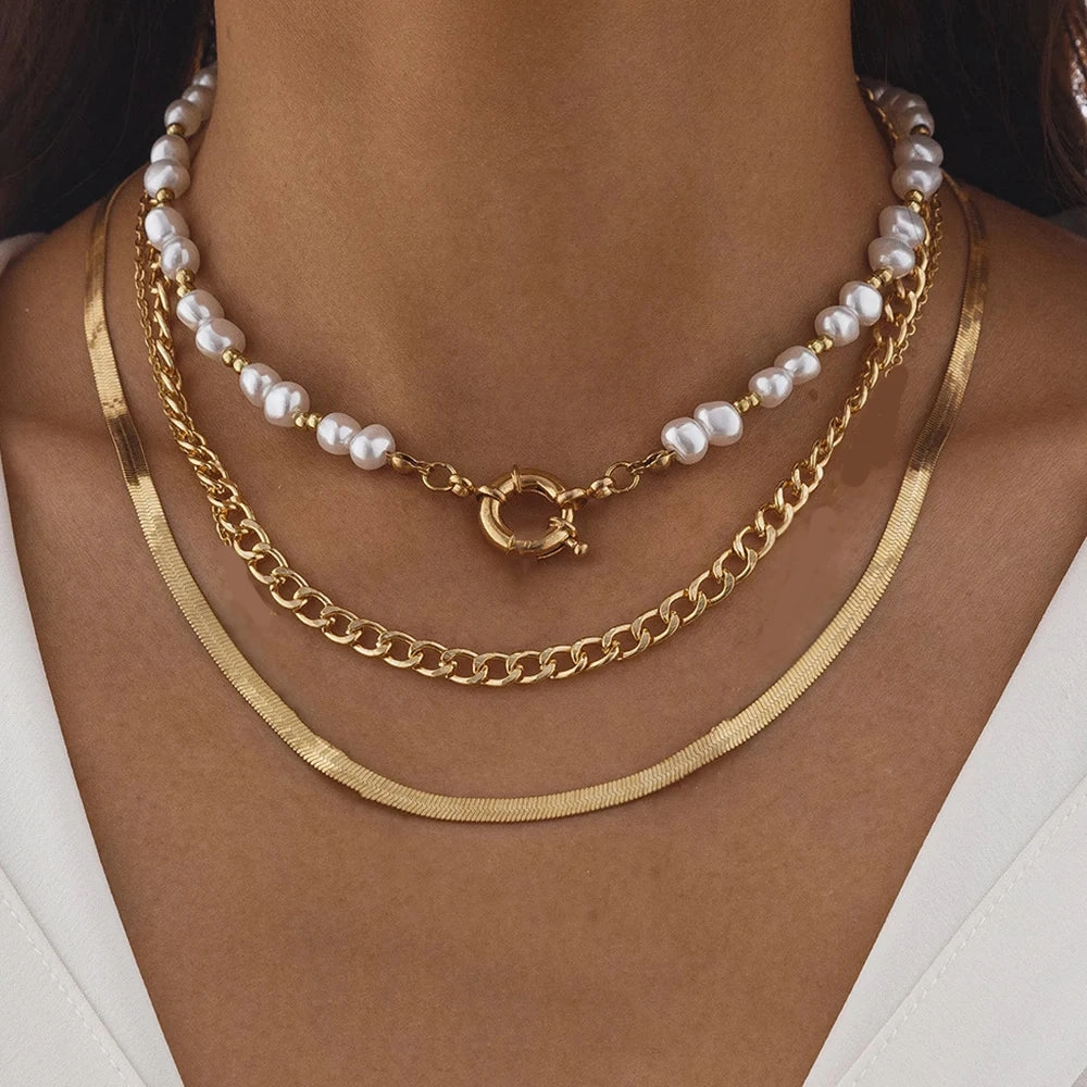 Elegant Irregular Pearl Multi-layer Heart Pendant Choker