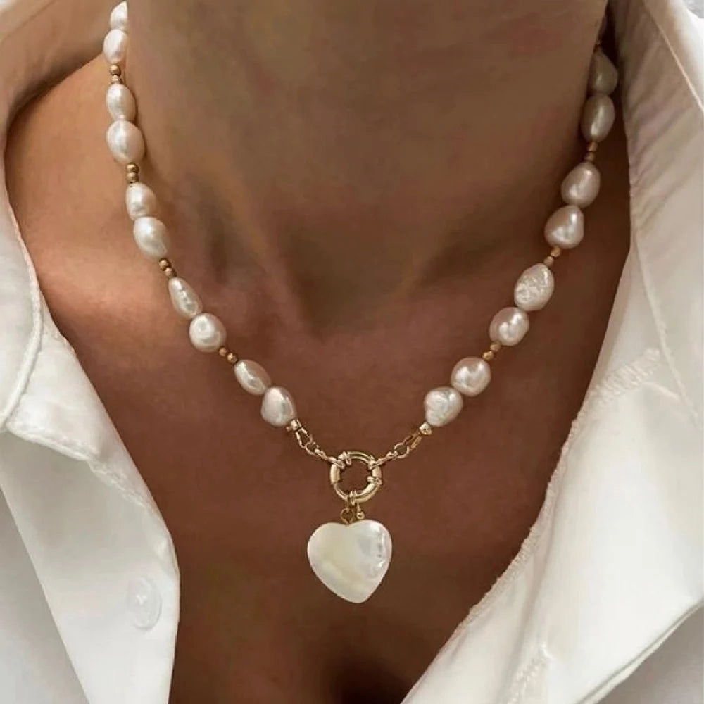 Elegant Irregular Pearl Multi-layer Heart Pendant Choker