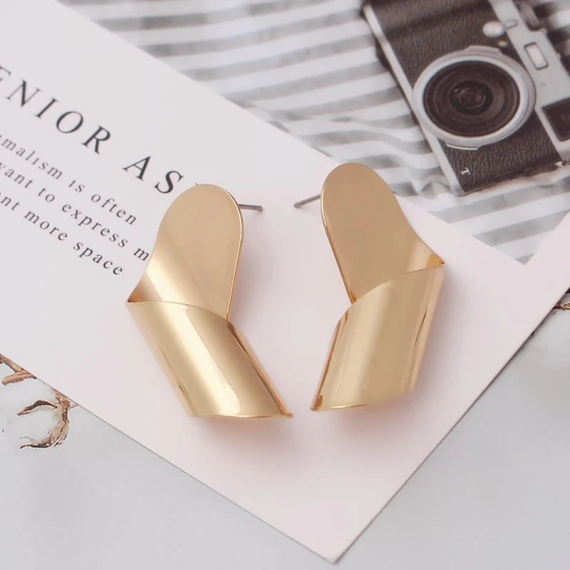 Exaggerated Texture Irregular Metal S Shaped Dangle Earrings