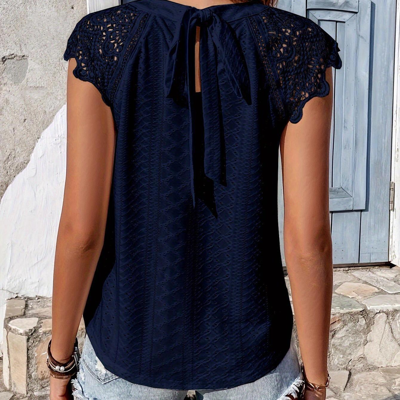 Eyelet Lace Splicing Tie Back T-Shirt for Casual Chic Style