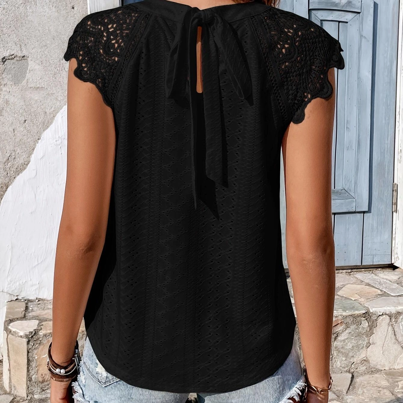 Eyelet Lace Splicing Tie Back T-Shirt for Casual Chic Style