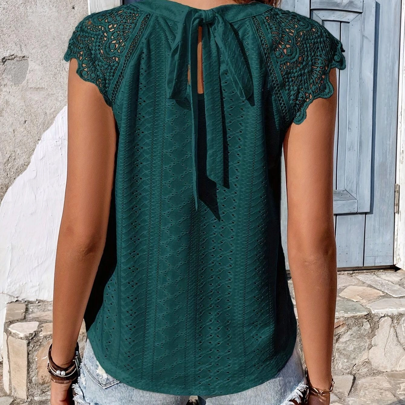Eyelet Lace Splicing Tie Back T-Shirt for Casual Chic Style