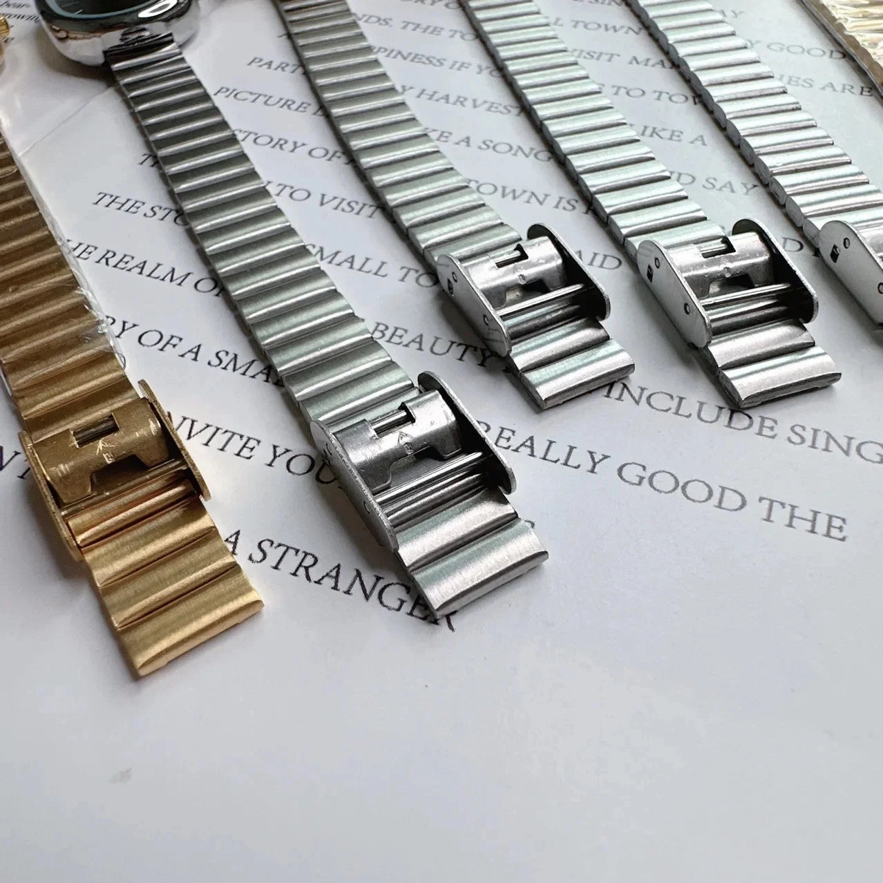 Fashion Luxury Women Quartz Watch Stainless Steel Oval Dial