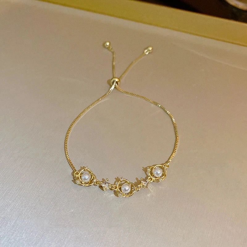 Golden Alloy Sweet Bow Bracelet For Women Adjustable Pearl Zircon Inlay