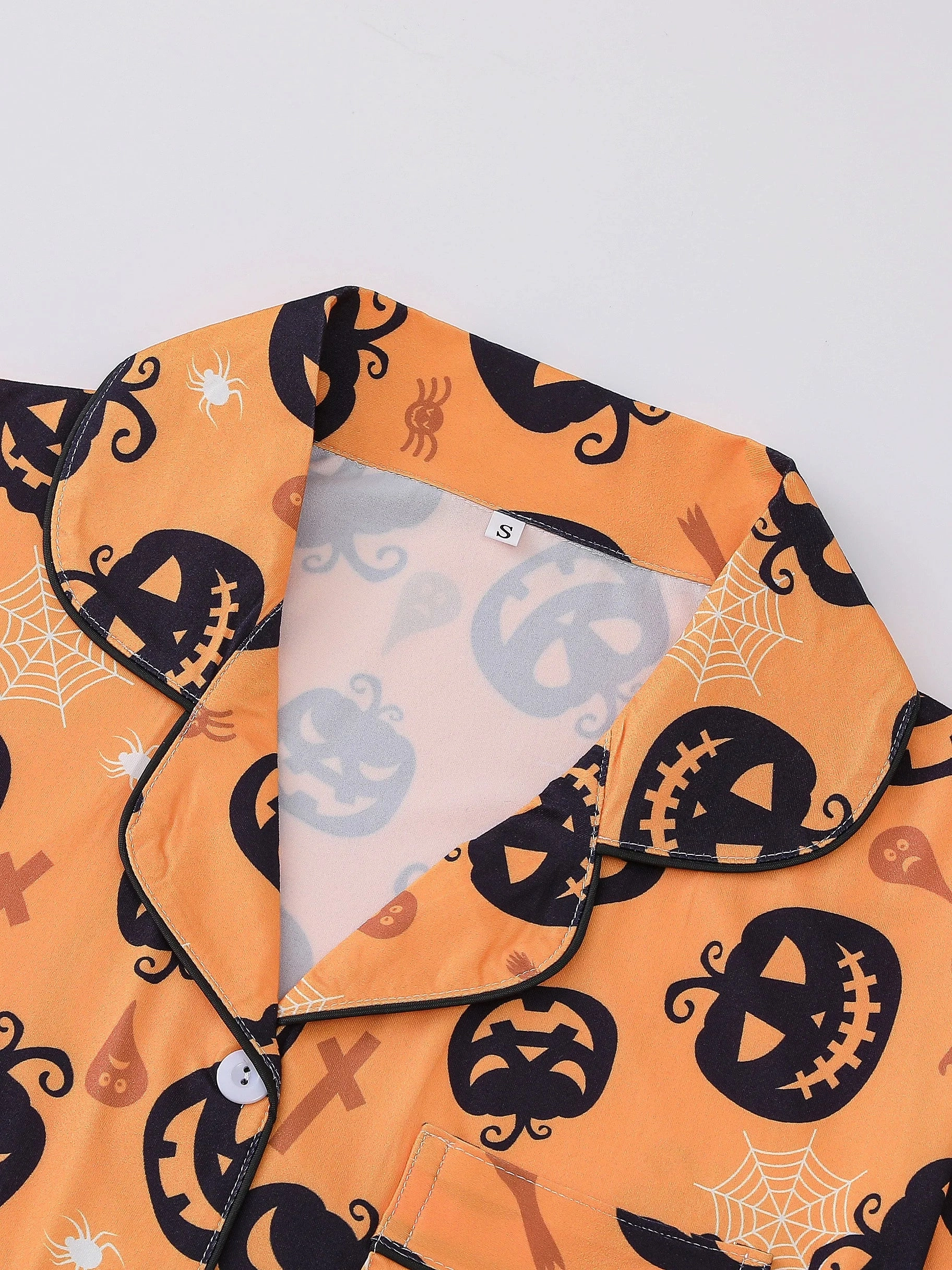 Halloween Pumpkin Bat Print Pajama Set for Women Comfortable Short-Sleeved Top and Baggy Shorts Loungewear