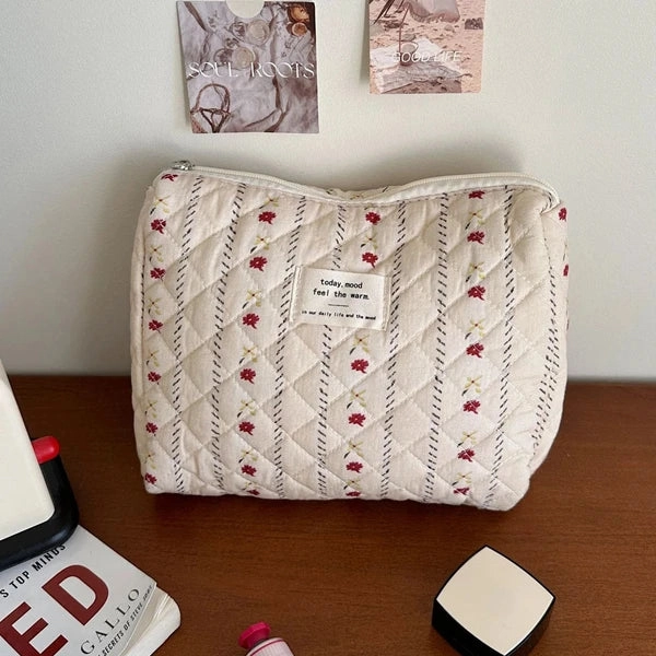 Large Capacity Women's Cosmetic Bag with Zipper for Travel