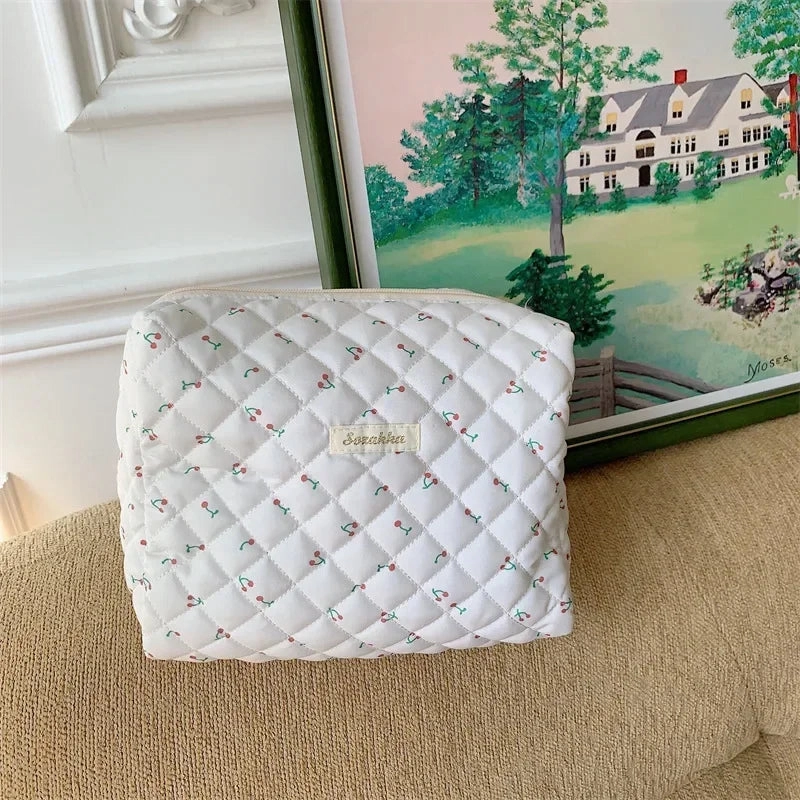 Large Capacity Women's Cosmetic Bag with Zipper for Travel