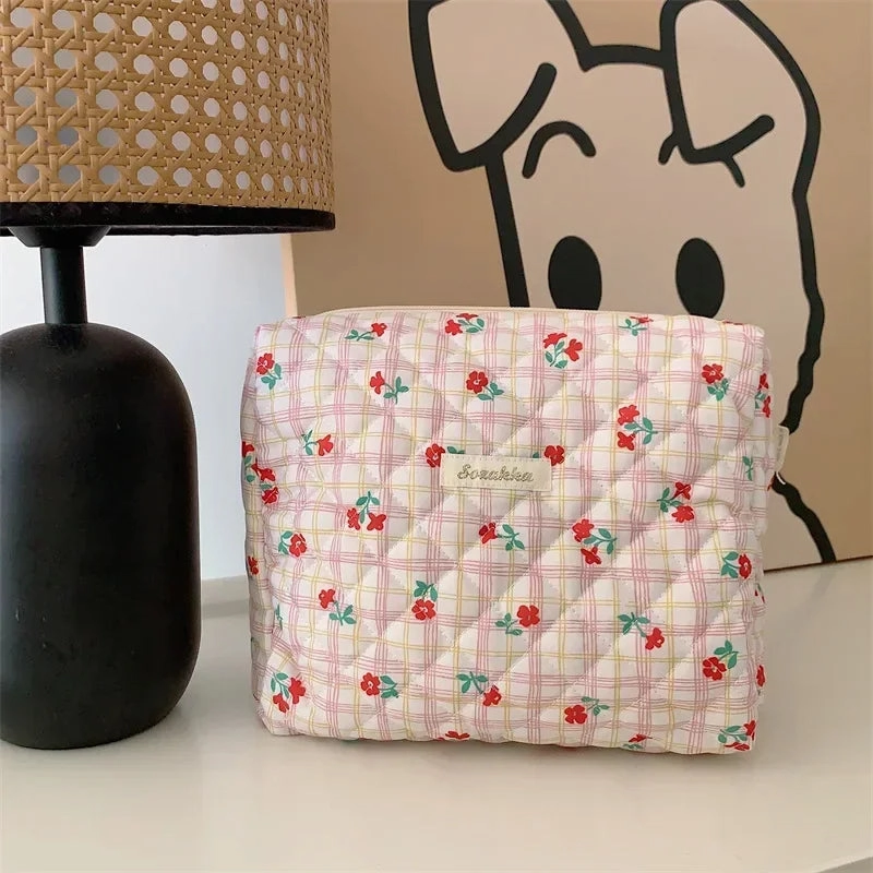 Large Capacity Women's Cosmetic Bag with Zipper for Travel