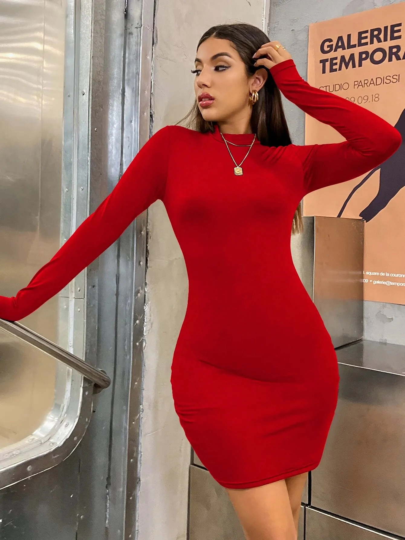 Long Sleeve Slim Bodycon Mini Dress Women Turtleneck Pleated Elegance for Parties and Clubs