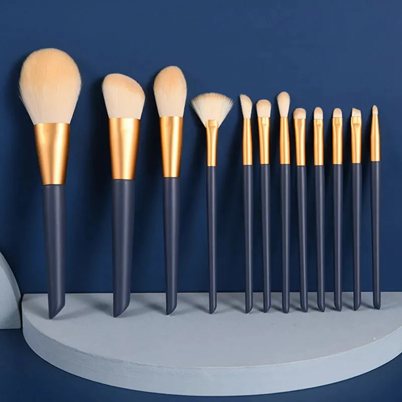 Makeup Brushes Set With 4 Sponge Puff for Women Complete Kit