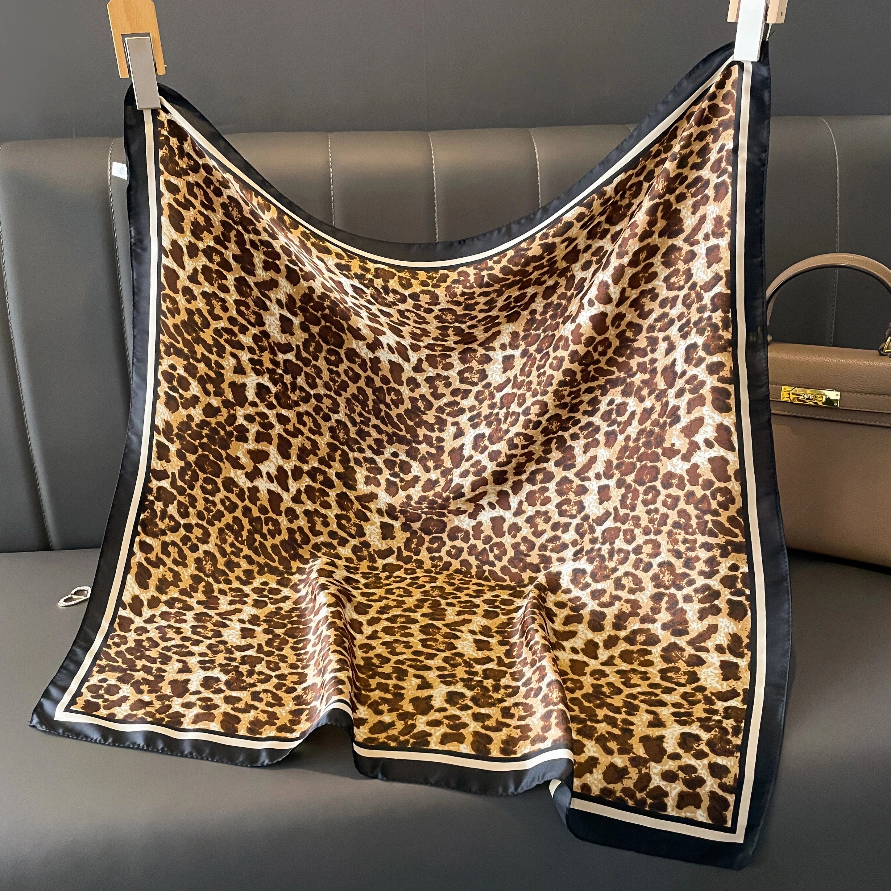 New Designer Scarfs Luxury Silk Square Scarf for Women