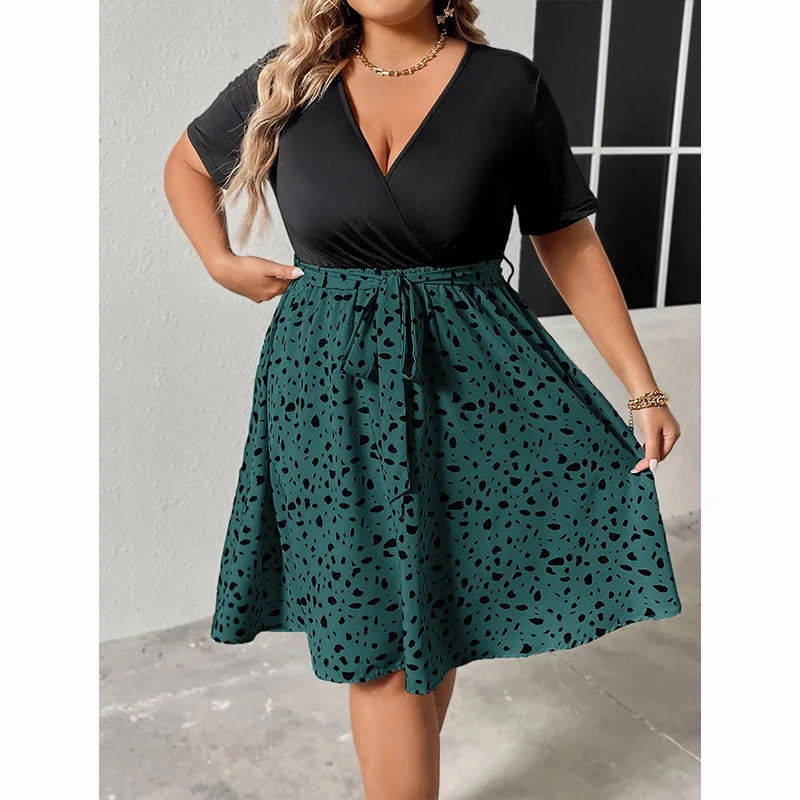 Plus Size Women's V-Neck Short Sleeve Stitching Dress