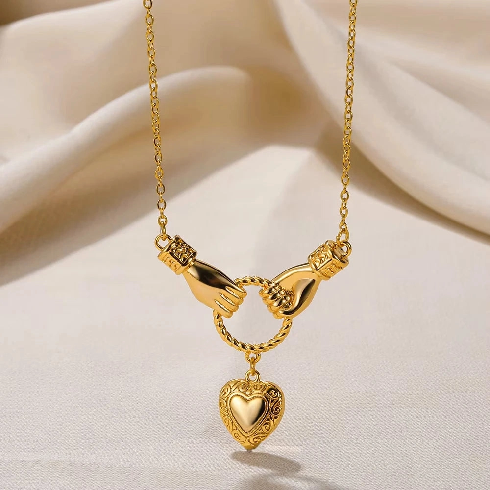 Punk Gold Heart Pendant Necklace for Women Y2K Choker