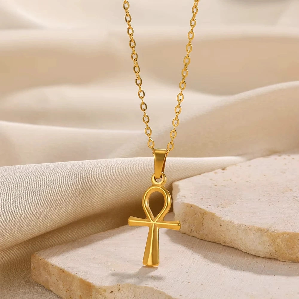 Punk Gold Heart Pendant Necklace for Women Y2K Choker