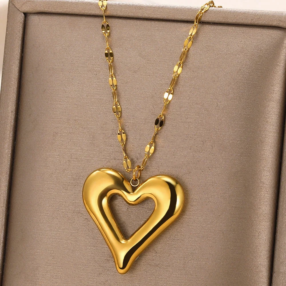 Punk Gold Heart Pendant Necklace for Women Y2K Choker