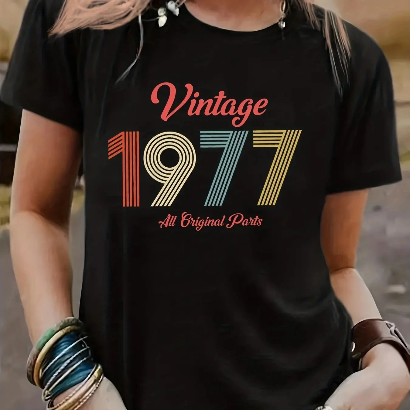 Retro 1977 Letter Print Tee - Women's Casual Short Sleeve Crew Neck T-Shirt for Spring/Summer