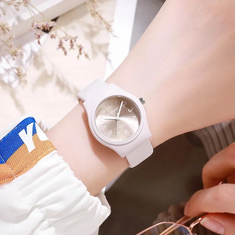 Silicone Strap Quartz Watch for Women Luxury Casual Fashion