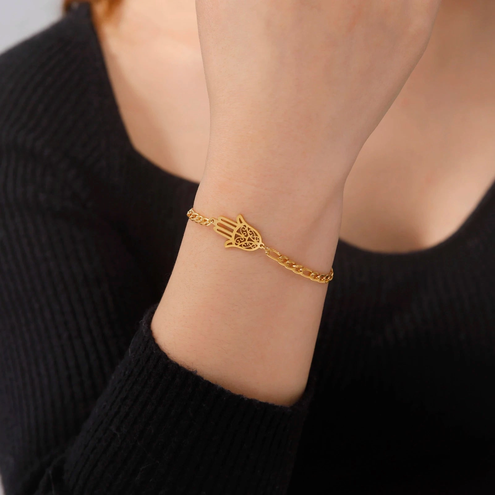 Skyrim Amulet Hamsa Hand of Fatima Bracelets on Hand Gold Color Women's Bracelet Stainless Steel Islamic Lucky Jewelry Gift