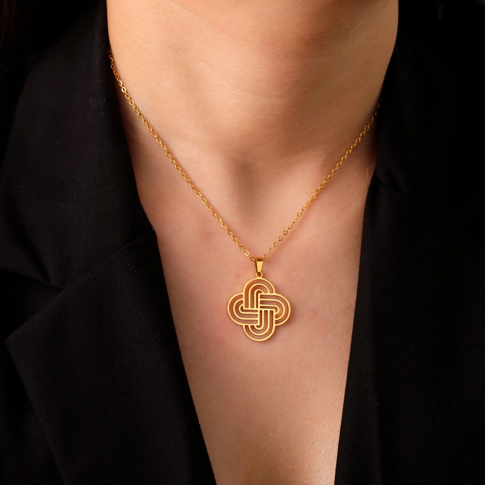 Skyrim Celtics Solomon??s Knot Pendant Necklace for Women
