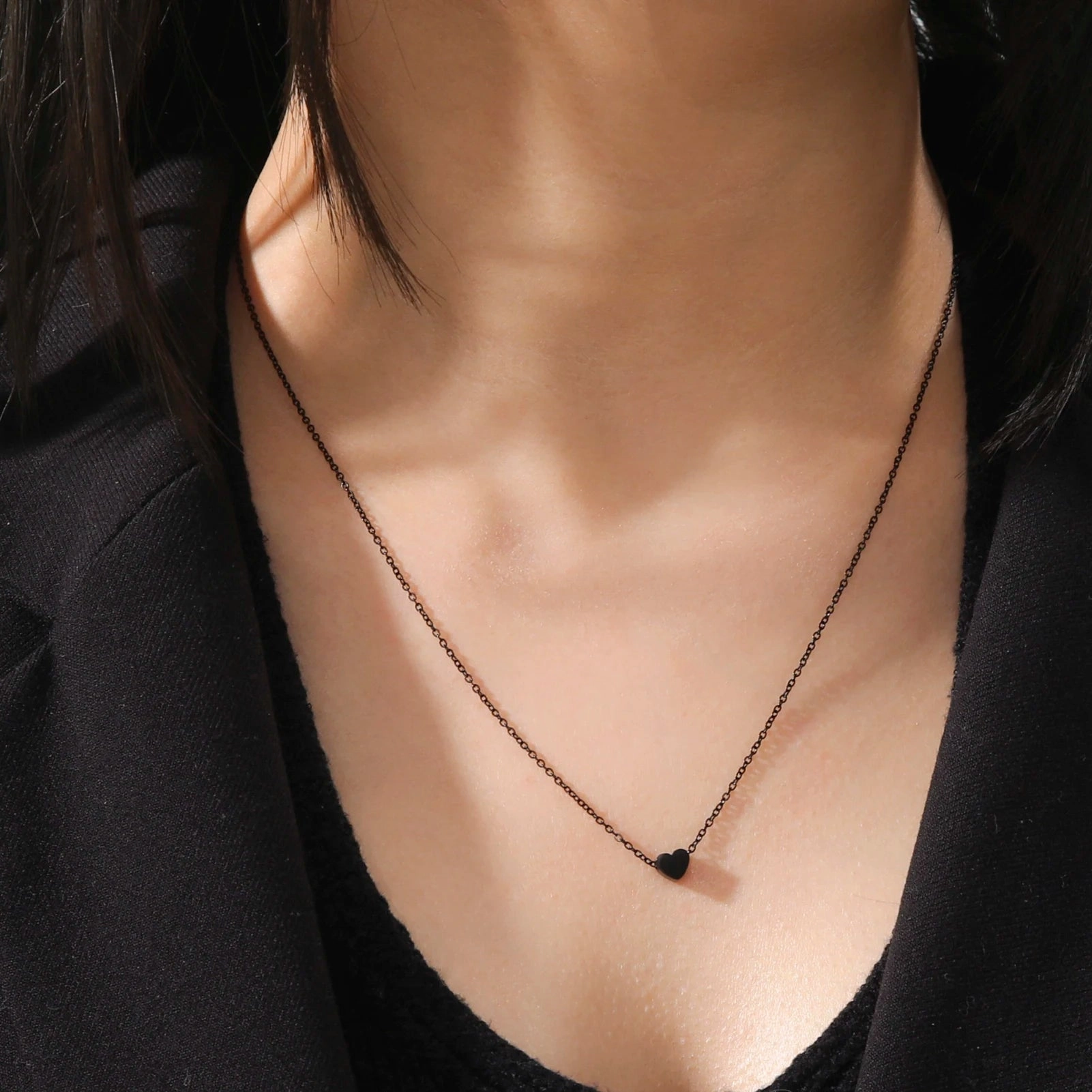 Skyrim Mini Black Heart Pendant Necklace for Women Girls Fashion Jewelry