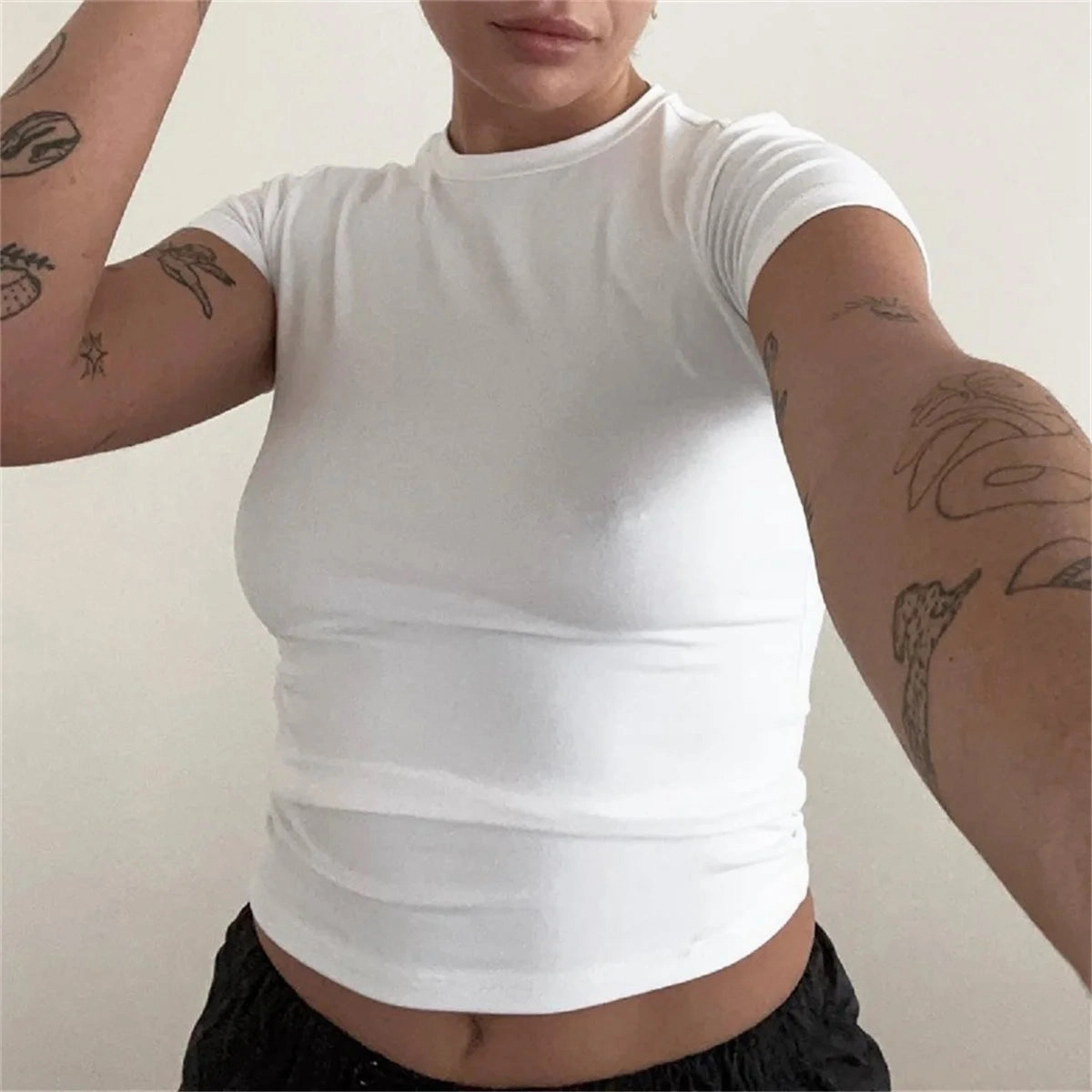 Slim Fit Short Sleeve T-Shirt for Women Casual Basic Crop Top Summer Fashion with O-Neck and Soft Blended Fabric