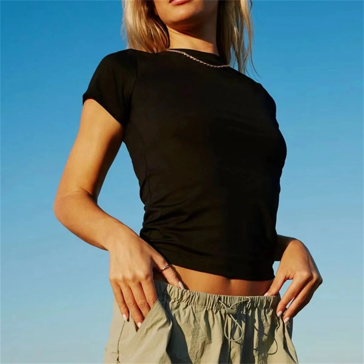 Slim Fit Short Sleeve T-Shirt for Women Casual Basic Crop Top Summer Fashion with O-Neck and Soft Blended Fabric