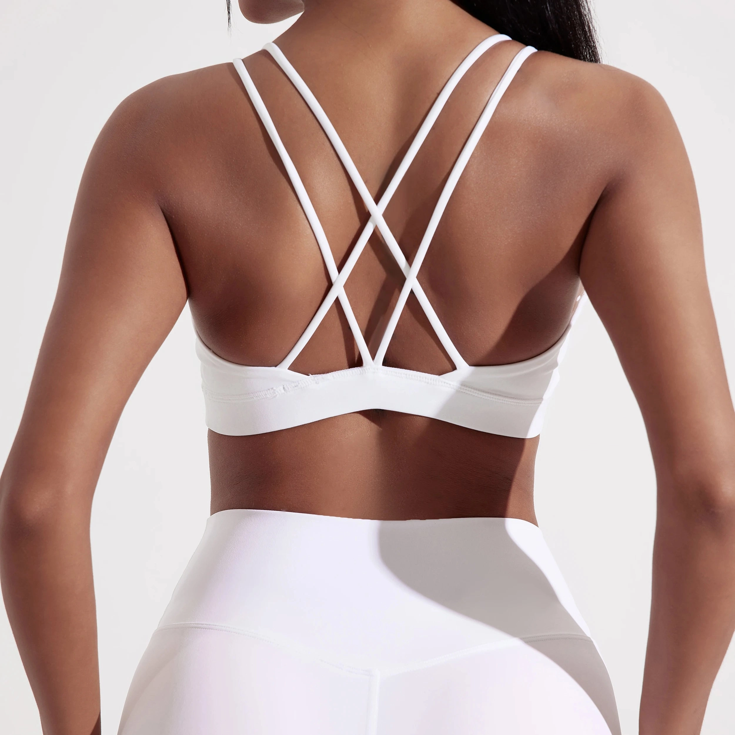 Solid Color Cross Fitness Bra Soft High Strength Women Sport Top for Gym Yoga with Chest Pad