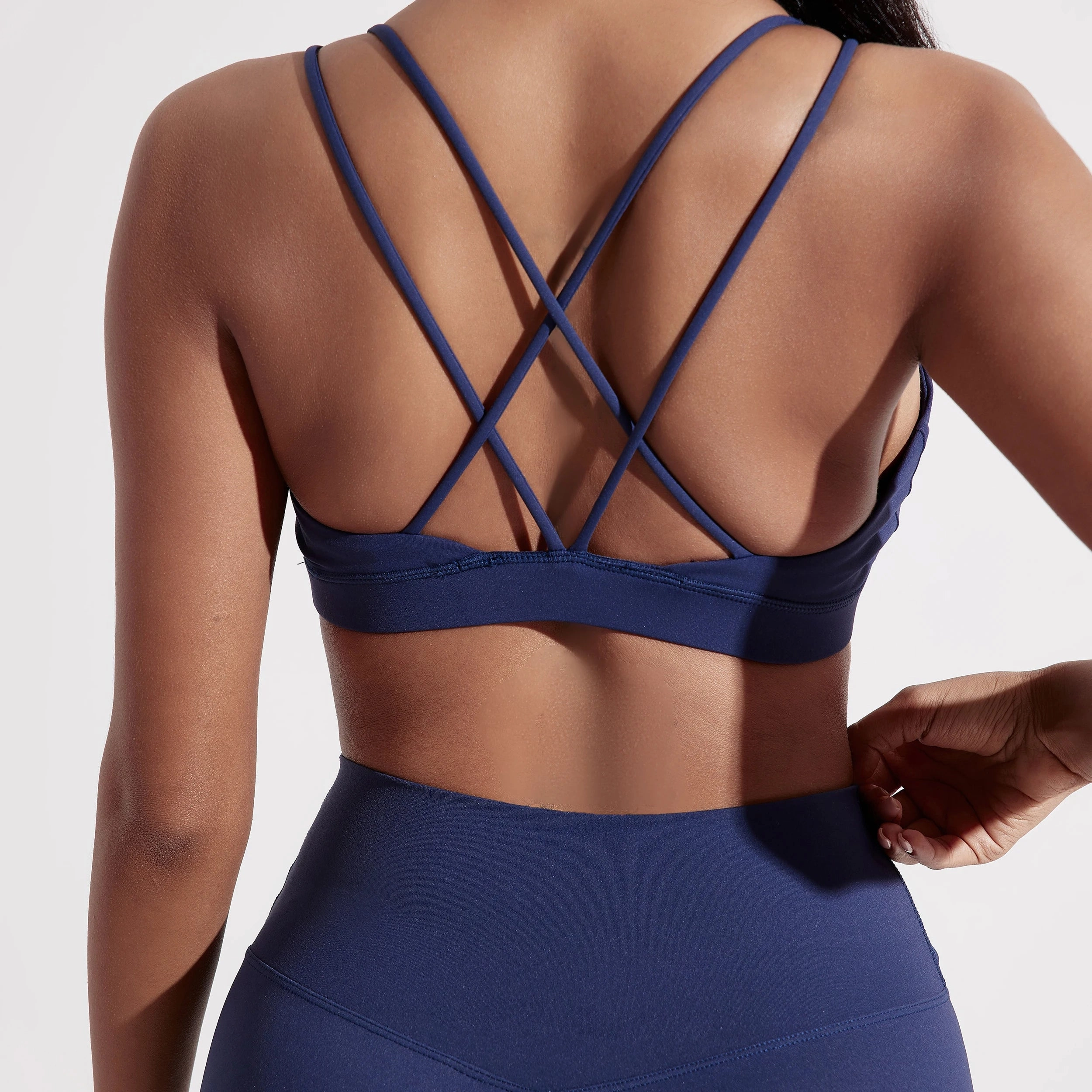 Solid Color Cross Fitness Bra Soft High Strength Women Sport Top for Gym Yoga with Chest Pad