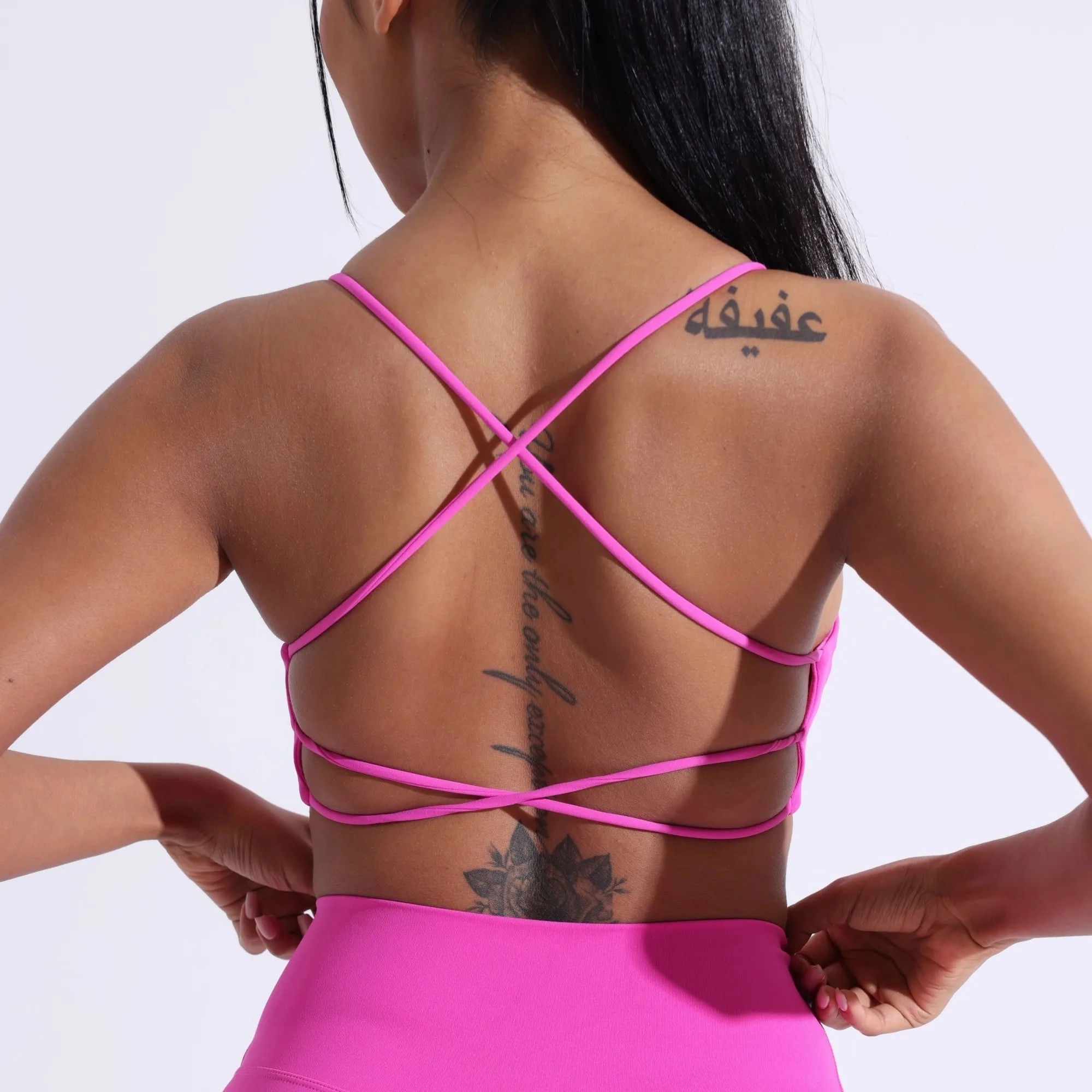 Solid Color Gym Yoga Underwear Women Cross Back Straps Fitness Bra with Chest Pad for High Strength Support and Comfort