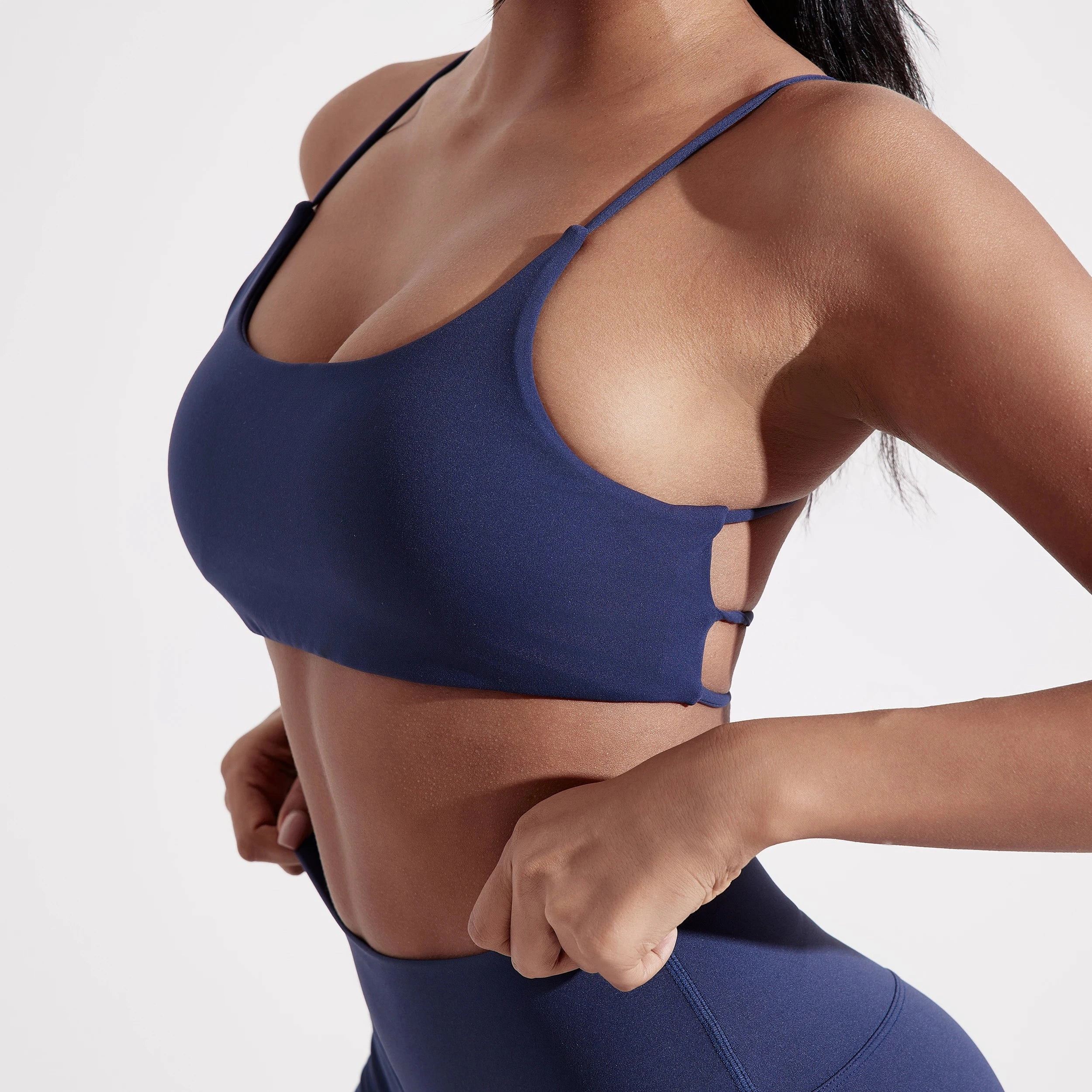 Solid Color Gym Yoga Underwear Women Cross Back Straps Fitness Bra with Chest Pad for High Strength Support and Comfort