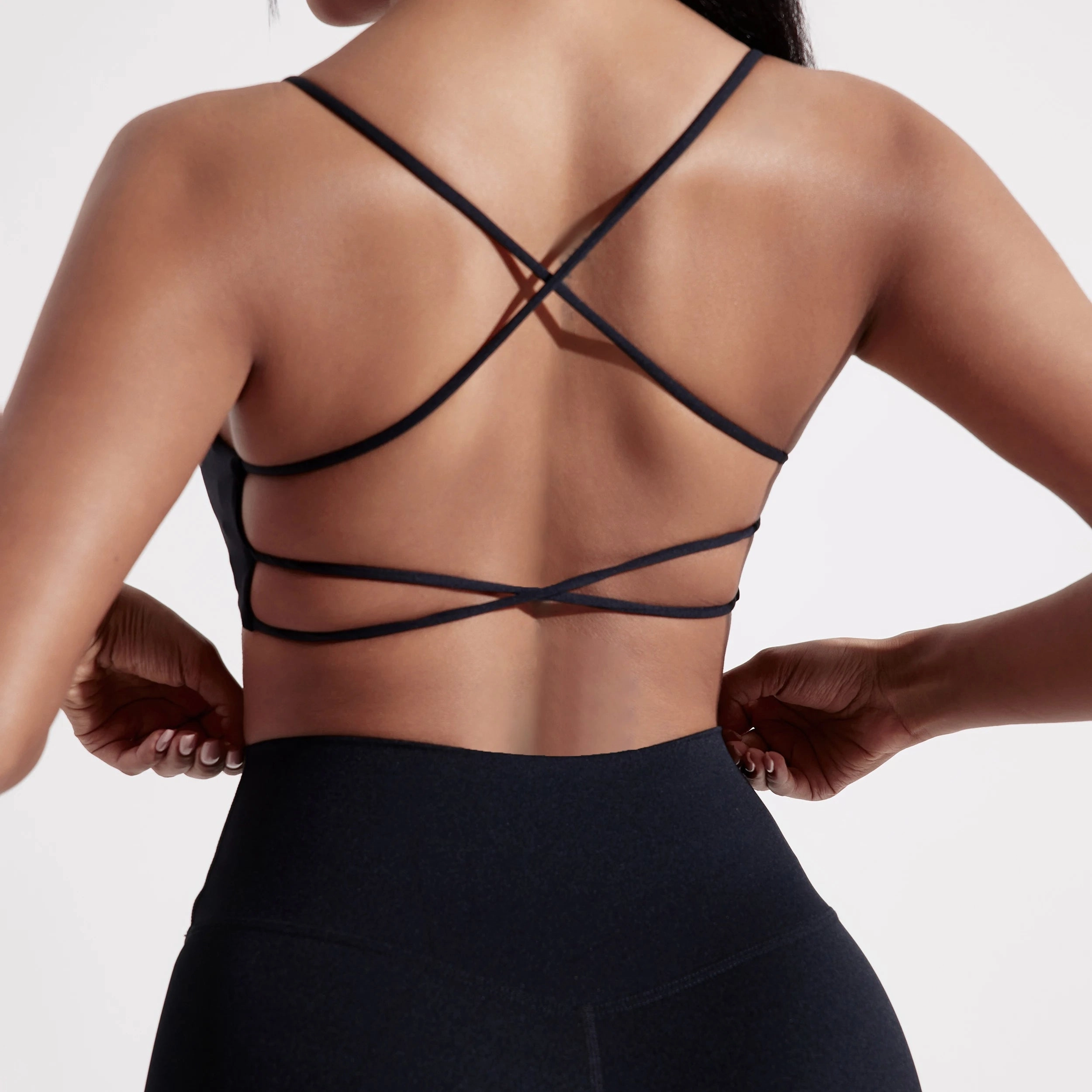 Solid Color Gym Yoga Underwear Women Cross Back Straps Fitness Bra with Chest Pad for High Strength Support and Comfort