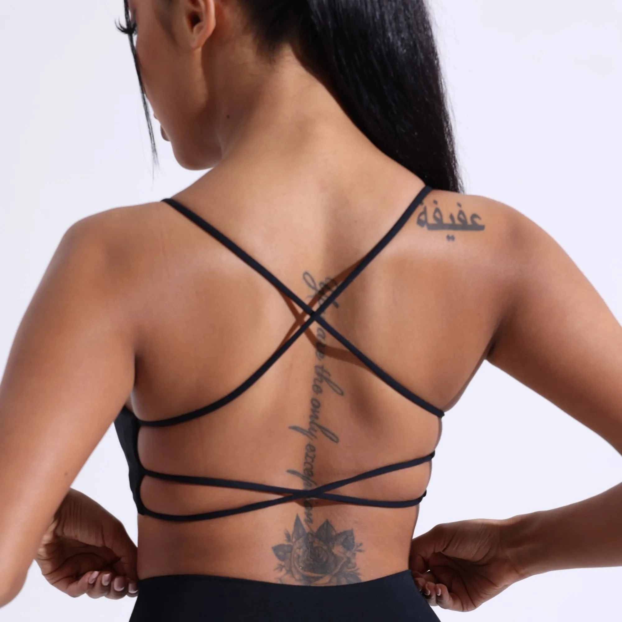 Solid Color Gym Yoga Underwear Women Cross Back Straps Fitness Bra with Chest Pad for High Strength Support and Comfort